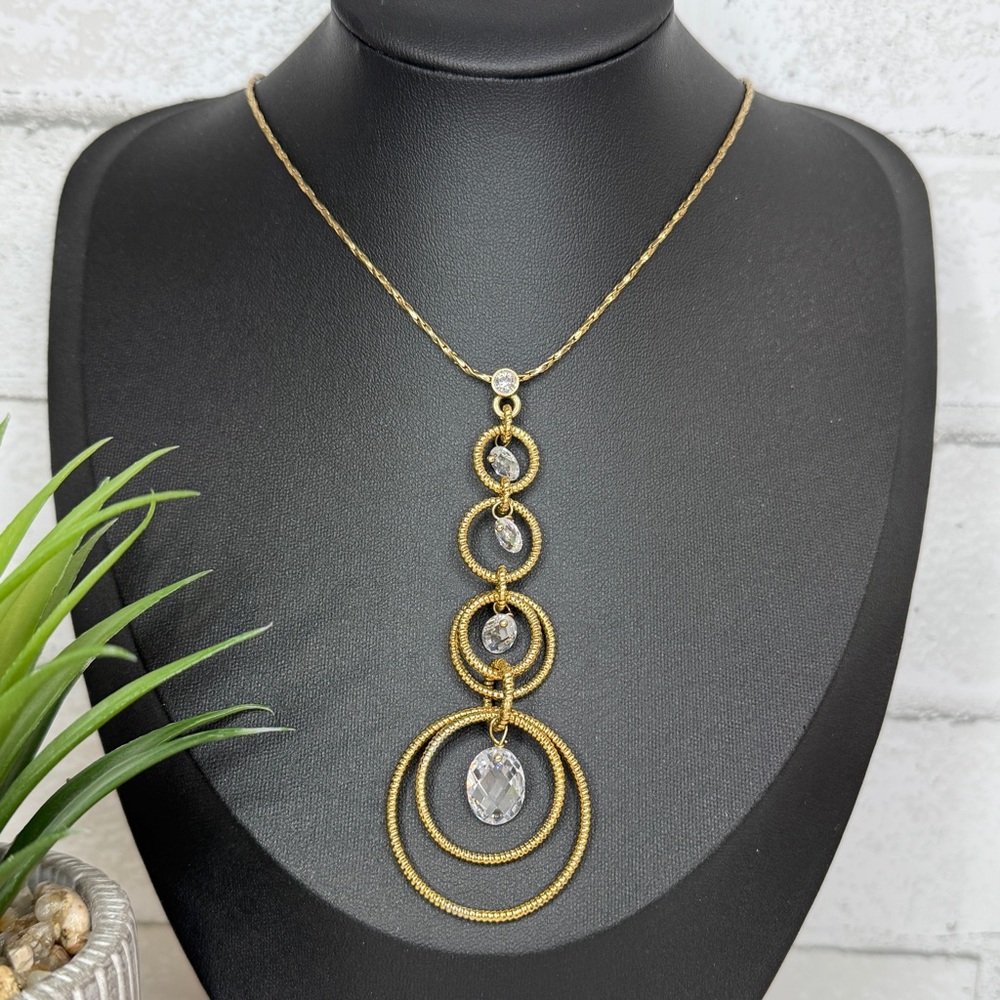 Vintage Y2K Faceted Clear Crystal Gold Tone Textured Circle Pendant Necklace